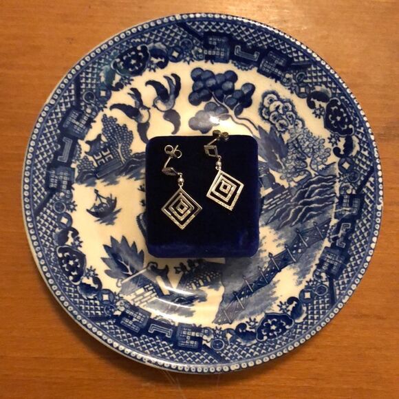 💛 14k White Gold Square Diamond Drop Earrings - Picture 3 of 8